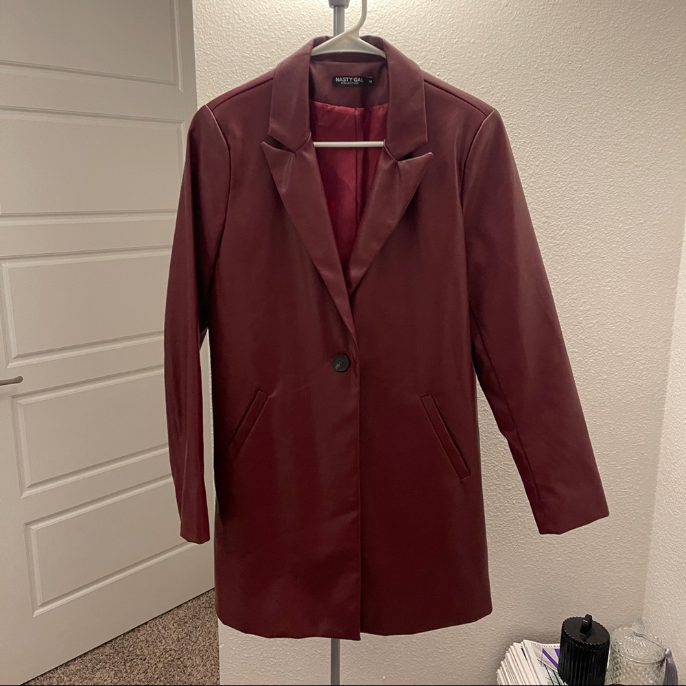 NADTY GAL BURGUNDY FAUX LEATHER TRENCH STYLE BLAZER